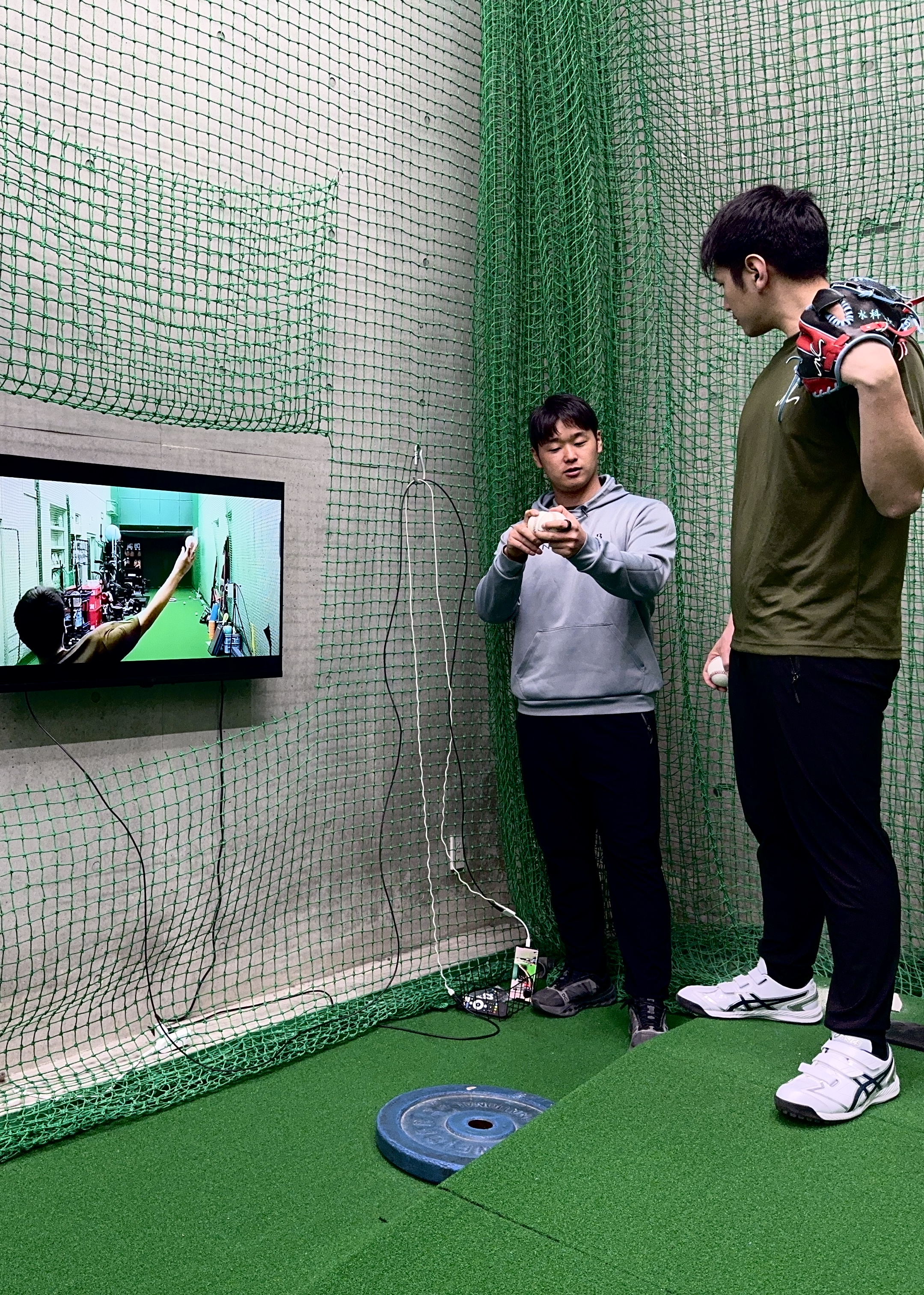 NEOLABでのピッチング指導風景